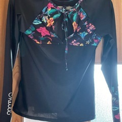 ラッシュガードの画像