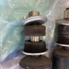 【中古】JB64ジムニー用純正足廻り　取説ありません　左右純正リーディングアームアクスルサイドブッシングありませんの画像