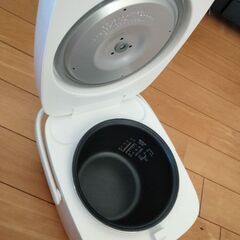 ３合炊き炊飯器の画像