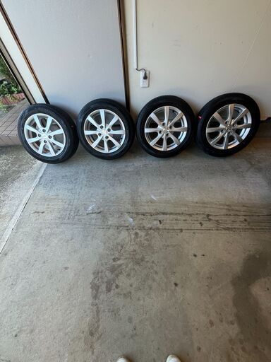 中古タイヤ、アルミホイルのセット（タイヤはオマケ程度に）