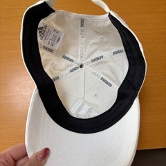 adidasゴルフ帽子　の画像