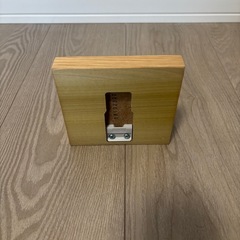 無印の壁に付けられる棚の画像