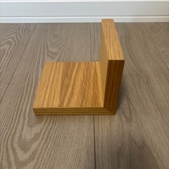 無印の壁に付けられる棚の画像