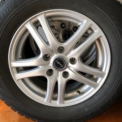 スタッドレスタイヤ205/65/15の画像