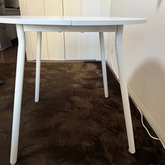 ダイニングテーブルの画像