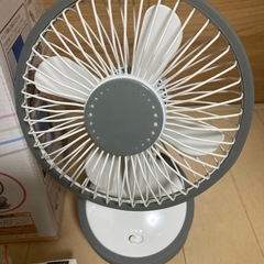 クリップファン　USBファン　ファン　扇風機　ミニ扇風機　小型ファン　小型扇風機　平置きOK の画像
