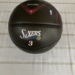 NBA  「IVERSON」名前入りバスケッットボールの画像