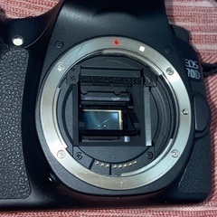 【本日の引き取りで表示価格から5000円引きの38000円】CANON EOS 70D ボディ バッテリーグリップ付きの画像