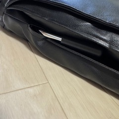 革製の座椅子の画像