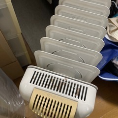 デロンギのオイルヒーター 10枚パネル　中古　の画像