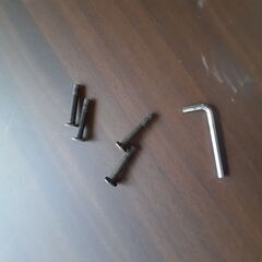 パソコンラックと椅子の画像