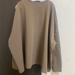 ルーズトップス ブラウンの画像
