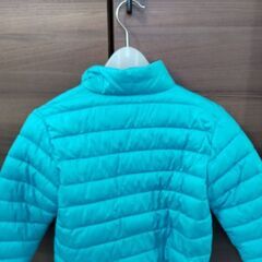 ⑩フード無し　水色ジャンパーの画像