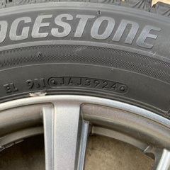アルミ付きスタッドレス　ブリヂストン195/65R15の画像