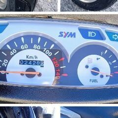 非常に良いエンジン。SYM Attila 125。ヘルメットケース付き。フロントディスクブレーキ付き。サイドスタンド付き。走行距離2428キロ。の画像