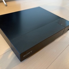 SONYの32型テレビとBlu-ray(DVD)プレイヤーの画像