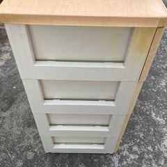 4段タンス
の画像