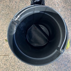 蓋付きゴミ箱の画像