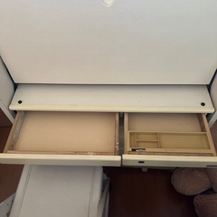 学習デスクの画像