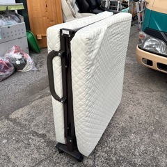 折り畳み式シングルベッド ホワイトの画像