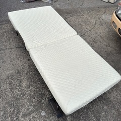 折り畳み式シングルベッド ホワイトの画像