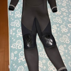 5ミリ3ミリセミドライスーツの画像