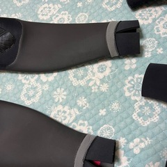 5ミリ3ミリセミドライスーツの画像