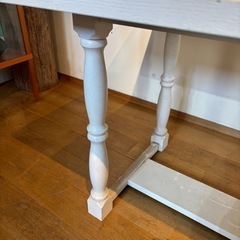 ホワイト カラー 木製 ディスプレイ テーブル の画像