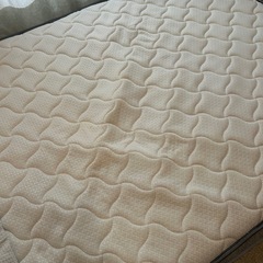 セミダブルマットレス(白色)の画像