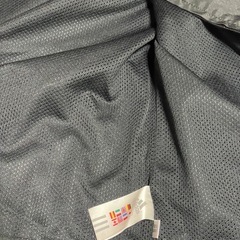 adidas（ウインドブレーカー）の画像