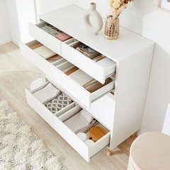 LOWYA扉付きチェストの画像