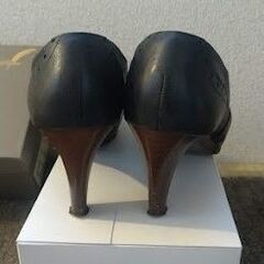 レディース　革靴　ブラック　サイズ24㎝　ヒール7㎝の画像