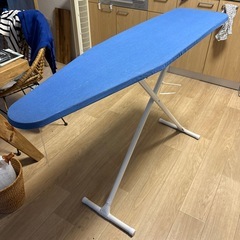 アメリカ製アイロン台　スタンド式　
の画像
