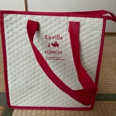 日用品色々　保冷バッグ　カビキラー　掃除機紙パック　柔軟剤　保冷バッグの画像