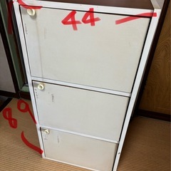 扉付き　カラーボックス収納　吊り戸棚の画像