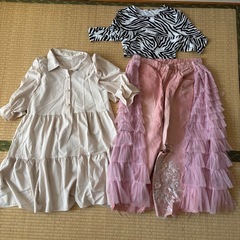 ワンピースなど可愛洋服10点程の画像