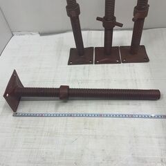 足場 単管 ジャッキベース 足場材 固定 4本 まとめの画像