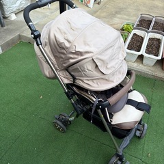コンビ　ベビーカーの画像