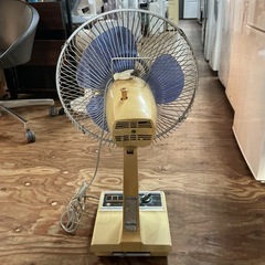 昭和レトロ•当時物✨扇風機🍀汚れあり💦SANYO•EF-30UDT動作未確認❗️レトロ扇風機肌色•青•グレーの画像