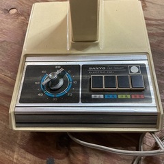 昭和レトロ•当時物✨扇風機🍀汚れあり💦SANYO•EF-30UDT動作未確認❗️レトロ扇風機肌色•青•グレーの画像
