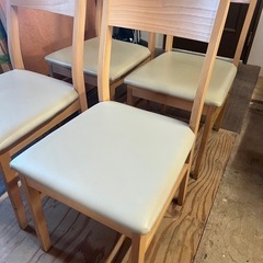 ニトリダイニングチェア４脚の画像