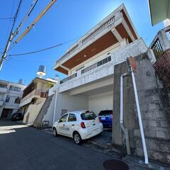 【売戸建て】庭付きのRC造2階建て！駐車場も3台可能で、各…