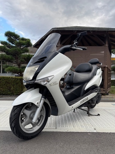 値引きしました！即乗り可能！自賠責１年７ヶ月付!  綺麗なマジェスティ125！　リアブレーキ新品、エンジンオイル交換済み！配達可能！！大容量のリアボックスのおまけ付！