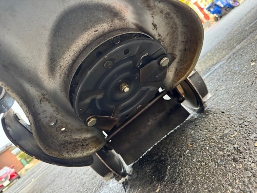 【1回のみ使用】SP301A  草刈機　エンジン　スパイダーモアー　自走式傾斜地草刈機　いせきあぐり