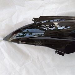 マジェスティS 左サイドカウル 【割れ無しの中古美品】2BK-SG52Jの画像