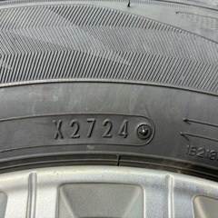 スタッドレスタイヤ＆アルミホイールセット バリ山スタッドレス165/70R14アクアヴィッツシエンタポルテカローラスペイドの画像