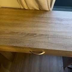 木目調デスクの画像