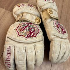 157：スキー用グローブ　ellesse　白　柄付き　中古　使用感ありの画像