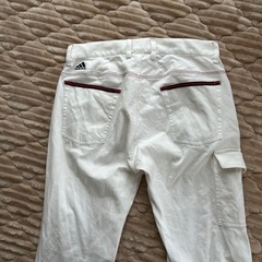 adidas ゴルフウェア　メンズ　白いパンツの画像