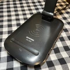 IRIS OHYAMA製のLEDデスクライト　スマホ充電可の画像